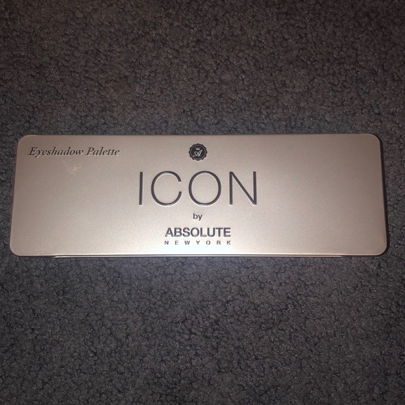 Brand new eyeshadow palette - Picture 1 of 3